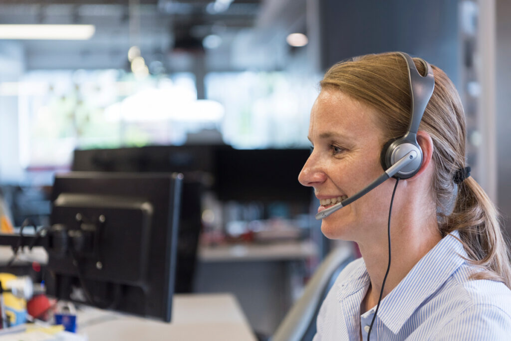 female support phone operator 2025 01 15 16 11 03 utc